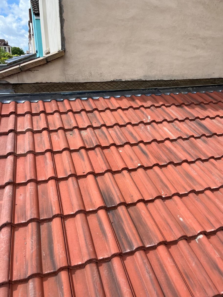 Lead abutment and ridge finish